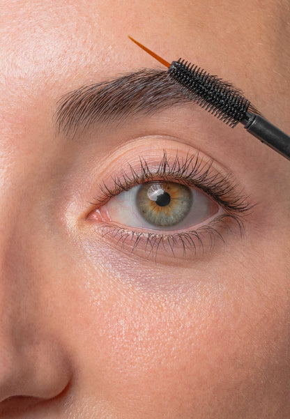 Transparent Lab Eyelash Growth