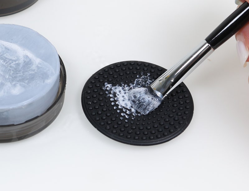 Studio17 Brush & Puff Cleanser