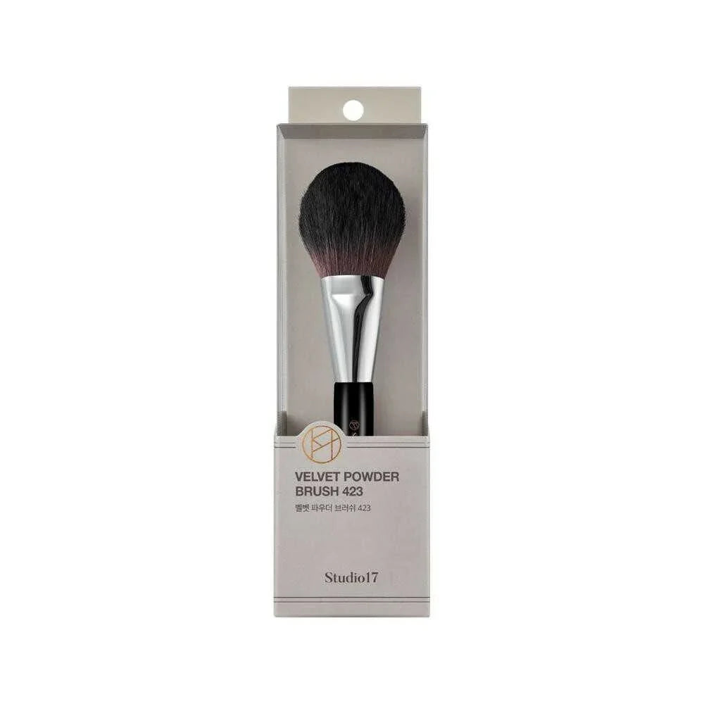 Studio17 Velvet Powder Brush 423